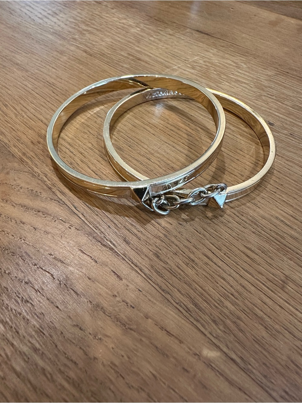 Victoria's Secret Gold Tone Interlocking Bangle Bracelet Set